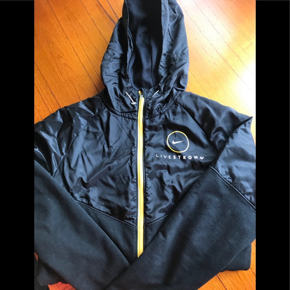 NIKE Livestrong lightweight athletic jacket - Picture 1 of 3